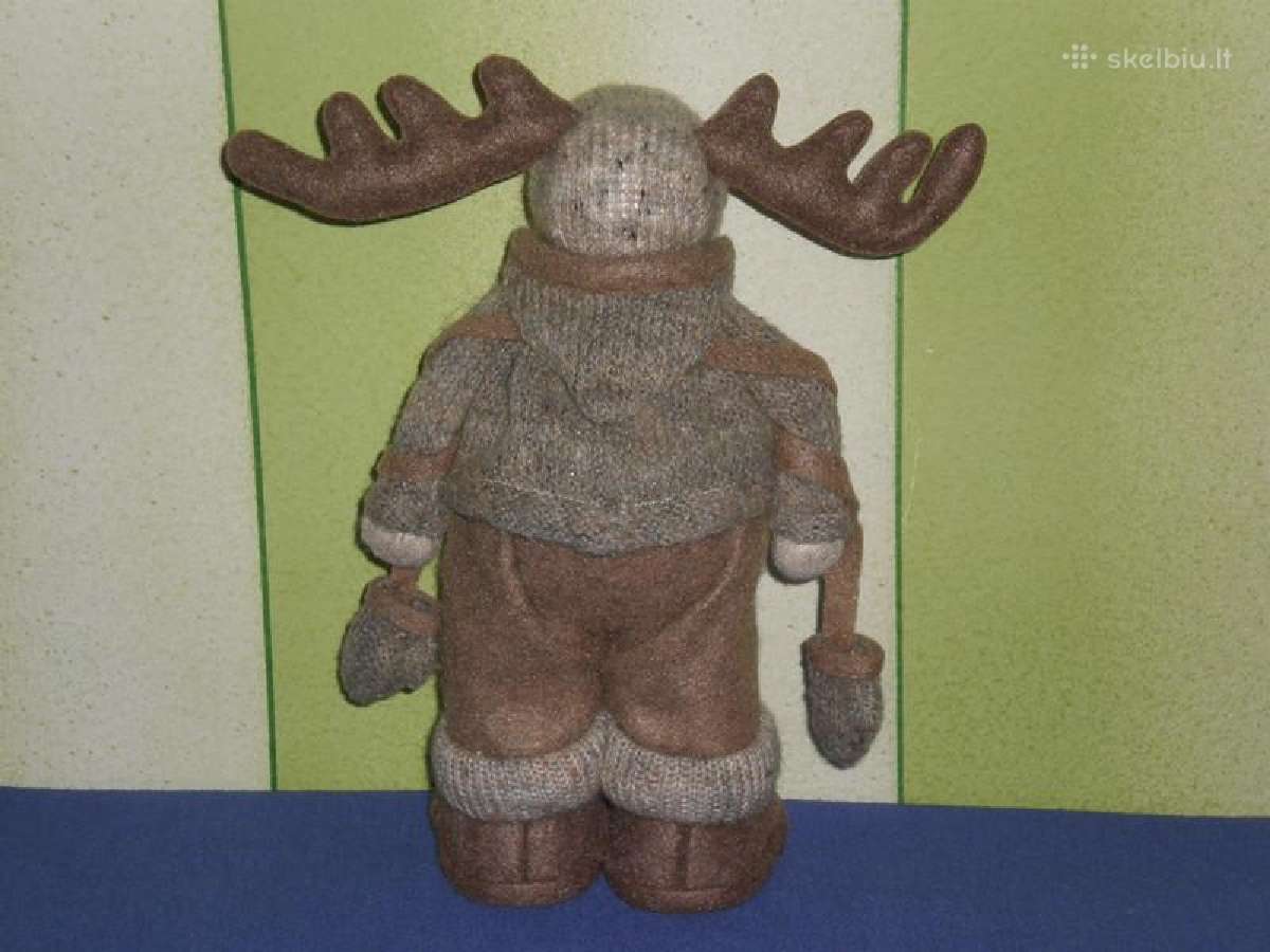 Ranku darbo kailinis medziaginis Kaledu briedis. D - nuotraukos Nr. 2