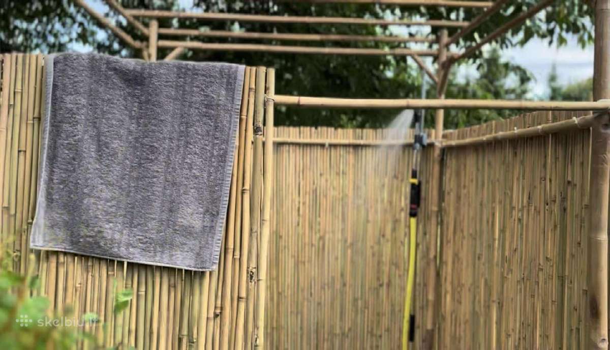 Bambukinė pergola ir bambukinės sienelės
