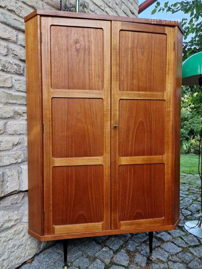 Vintažinė mid century kampinė tikmedžio indauja