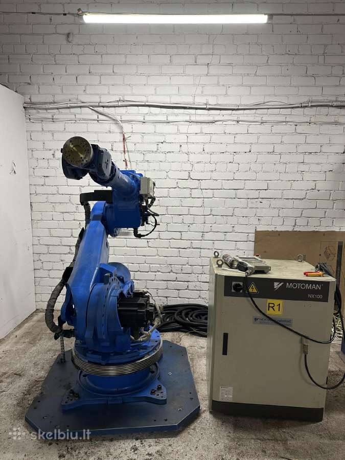 Yaskawa Motoman es165n robotas