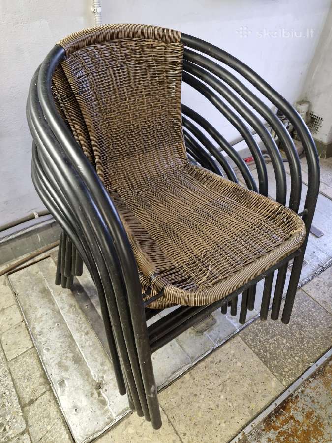 Lauko kėdės, staliukai.