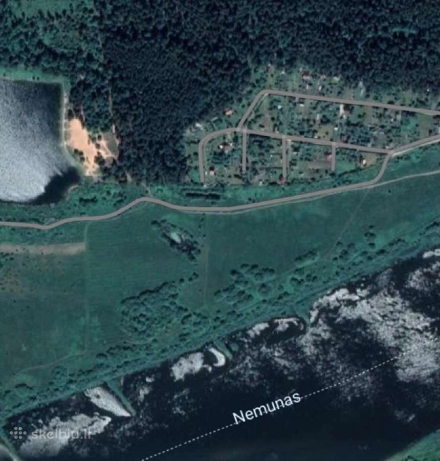 Sodo namelis su sklypu
