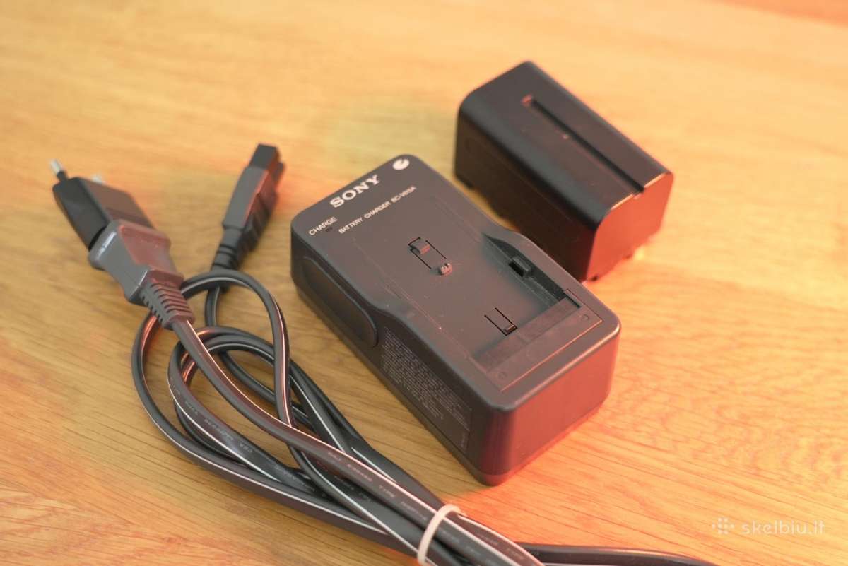 Originalus Sony Np-f įkroviklis ir baterija.