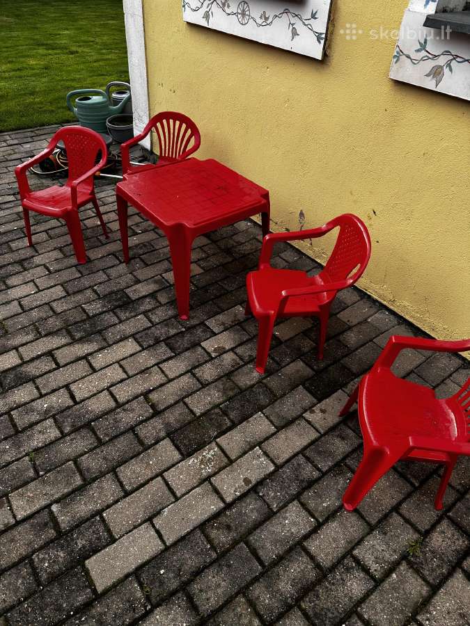 Plastikiniai lauko baldai vaikams