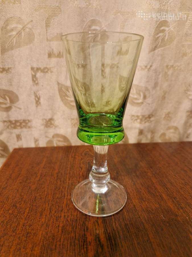 Taurelės, taurelės ir kita.