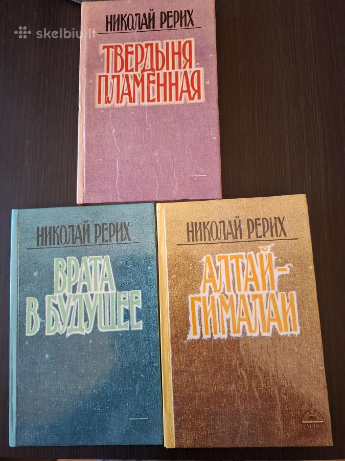 3 knygos Nikolajaus Rerixo