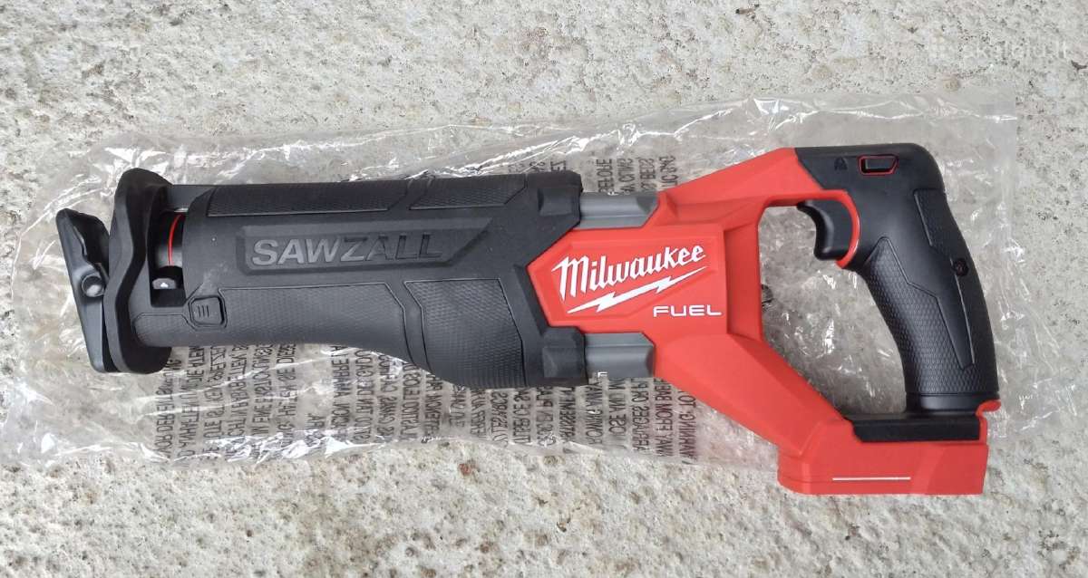 Milwaukee M18 Fuel Fsz tiesinis pjūklas