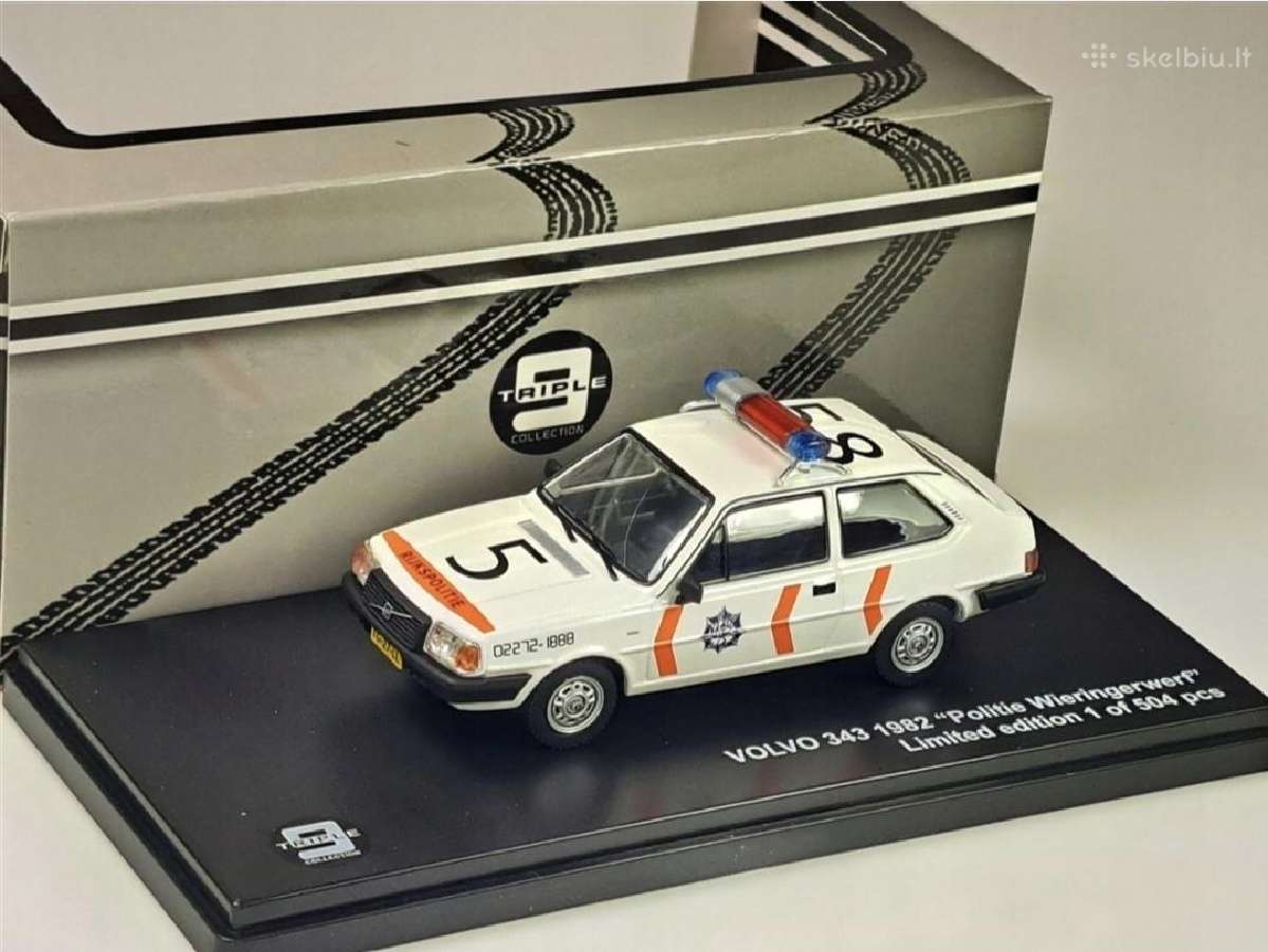 Volvo 343 Police