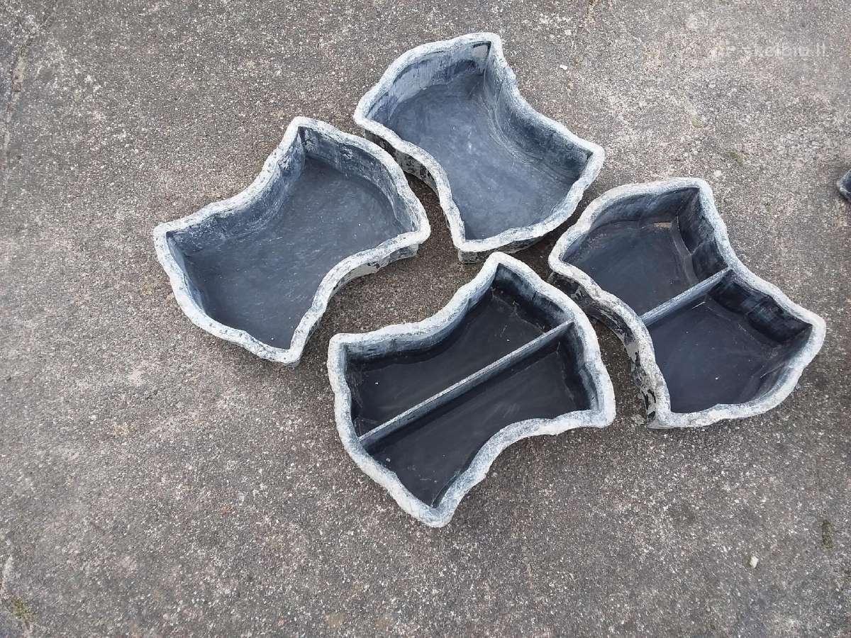 Plastikinės trinkelių formos