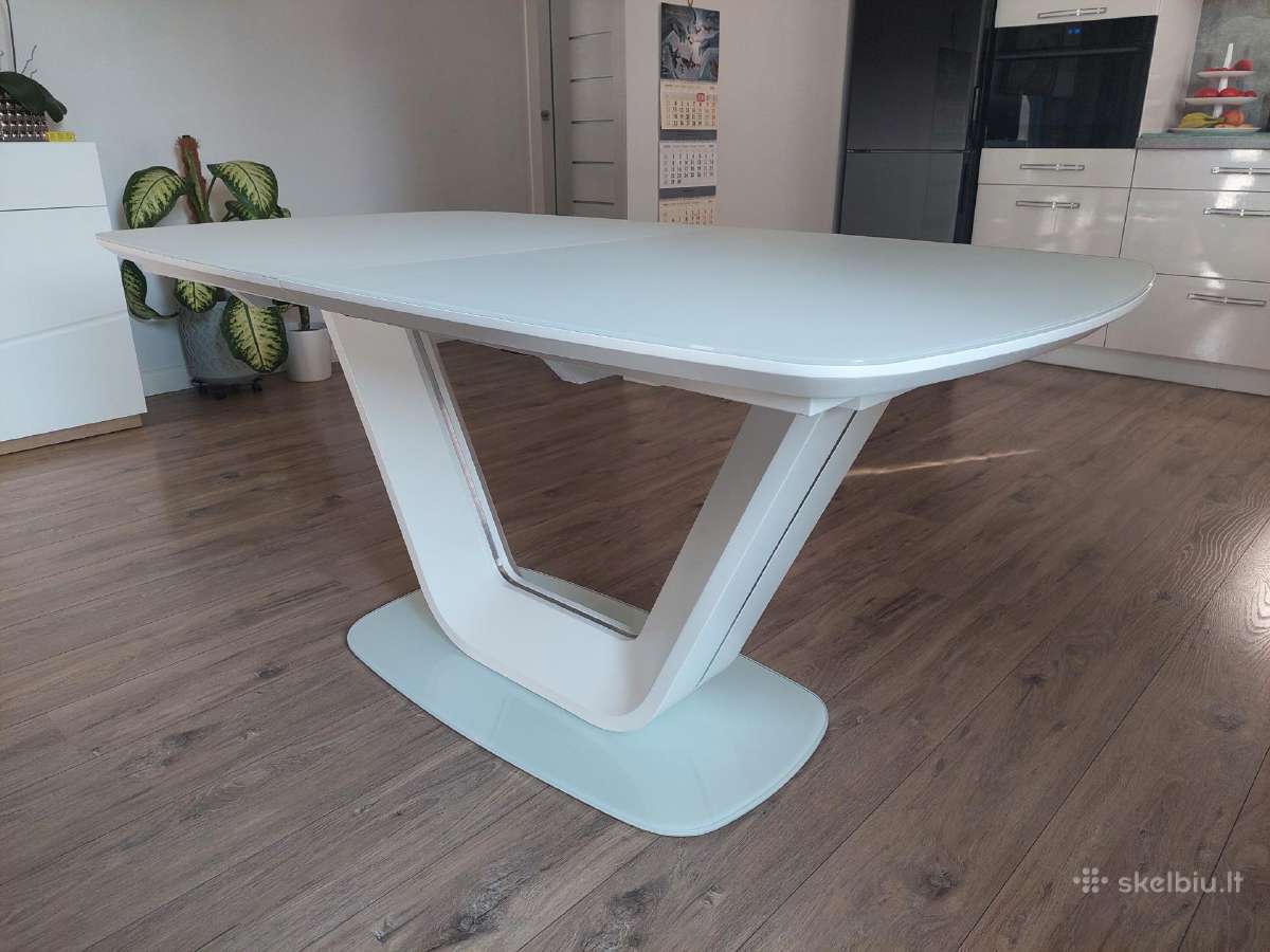 Virtuvinis išskleidžiamas stalas