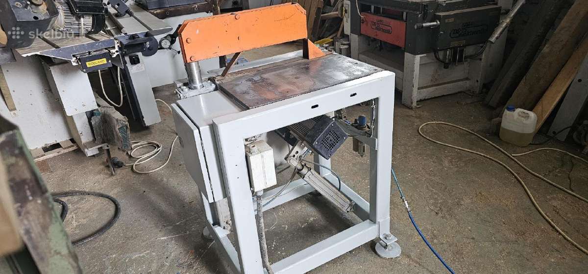 Medžio skersavimo staklės Forma Rkg 450 pneumatic