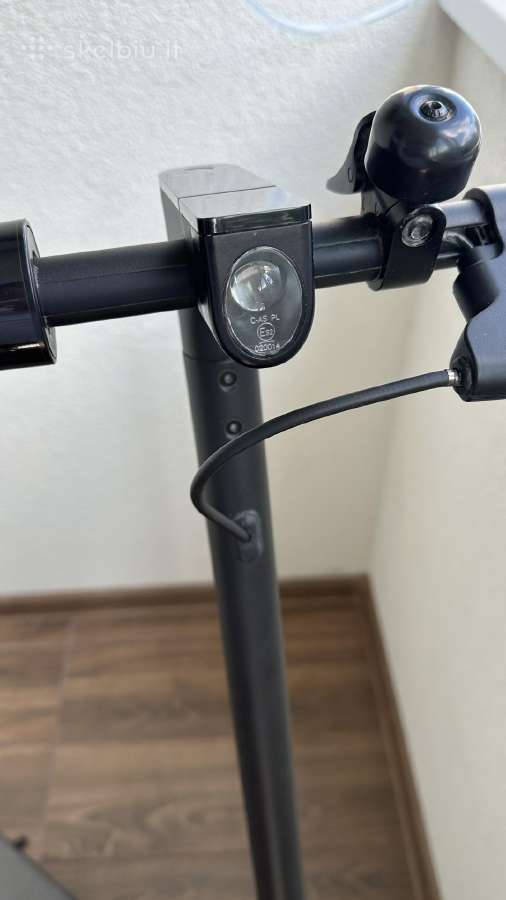 Elektrinis paspirtukas Xiaomi Mi Scooter Essential - nuotraukos Nr. 4