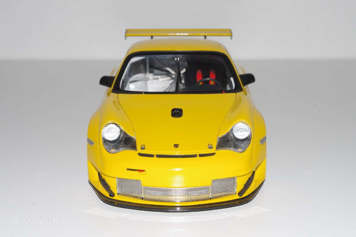 Porsche 911 Gt3 Rsr (Mastelis 1:18)