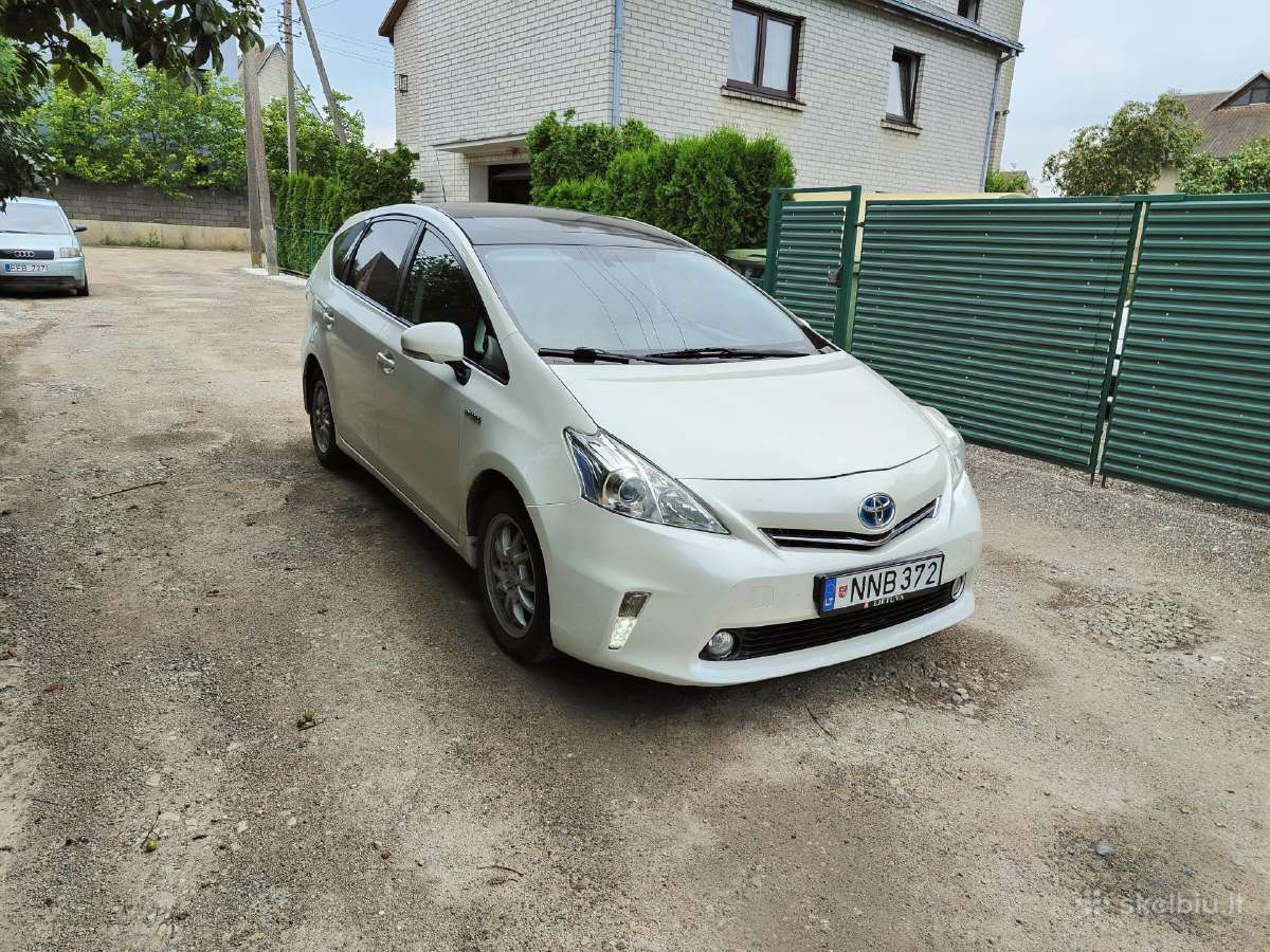 Toyota Prius nuoma/arenda Kaune /bolt