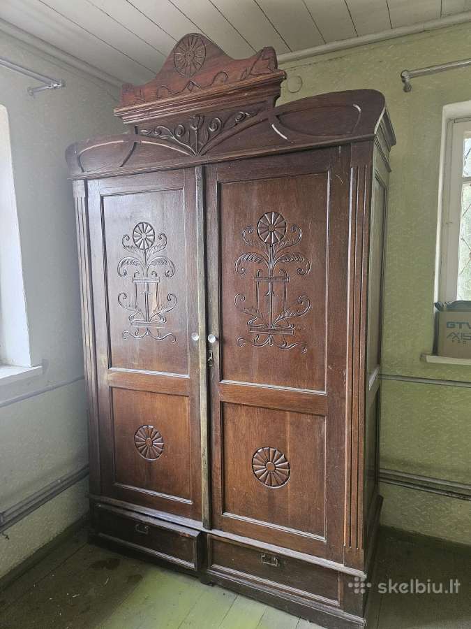 Antikvarinė spinta