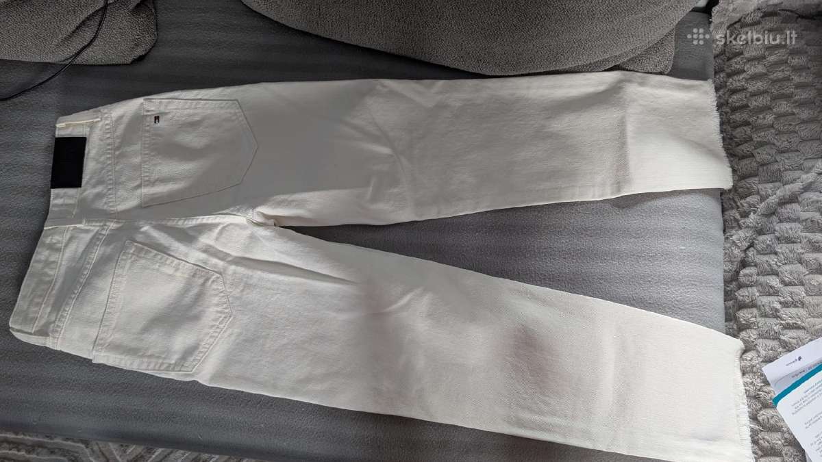 Parduodamos baltos spalvos Tommy Hilfiger kelnės