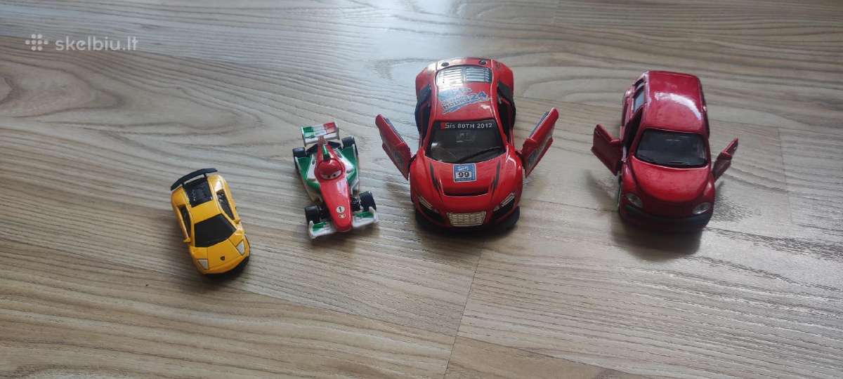 Žaislinių automobilių rinkinys/kolekcinės mašinėlė