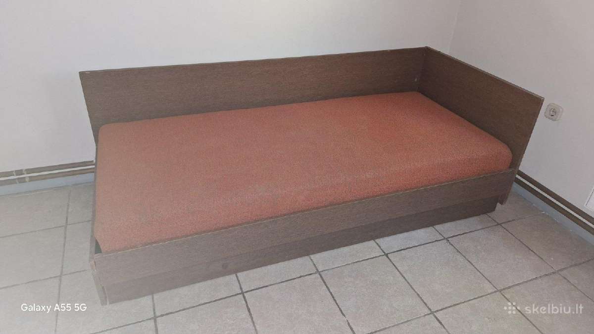 Parduodama lova kušetė