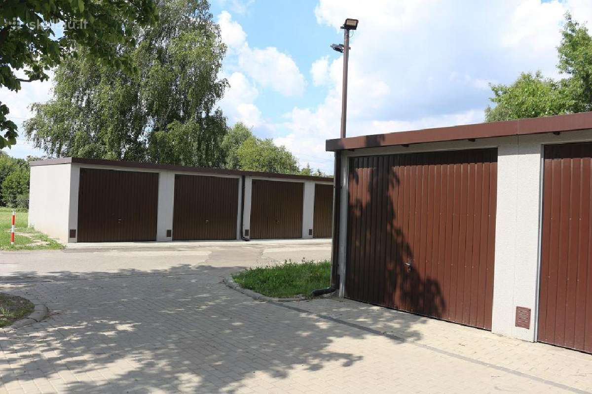 Moduliniai garažų kompleksai, garažų boksai