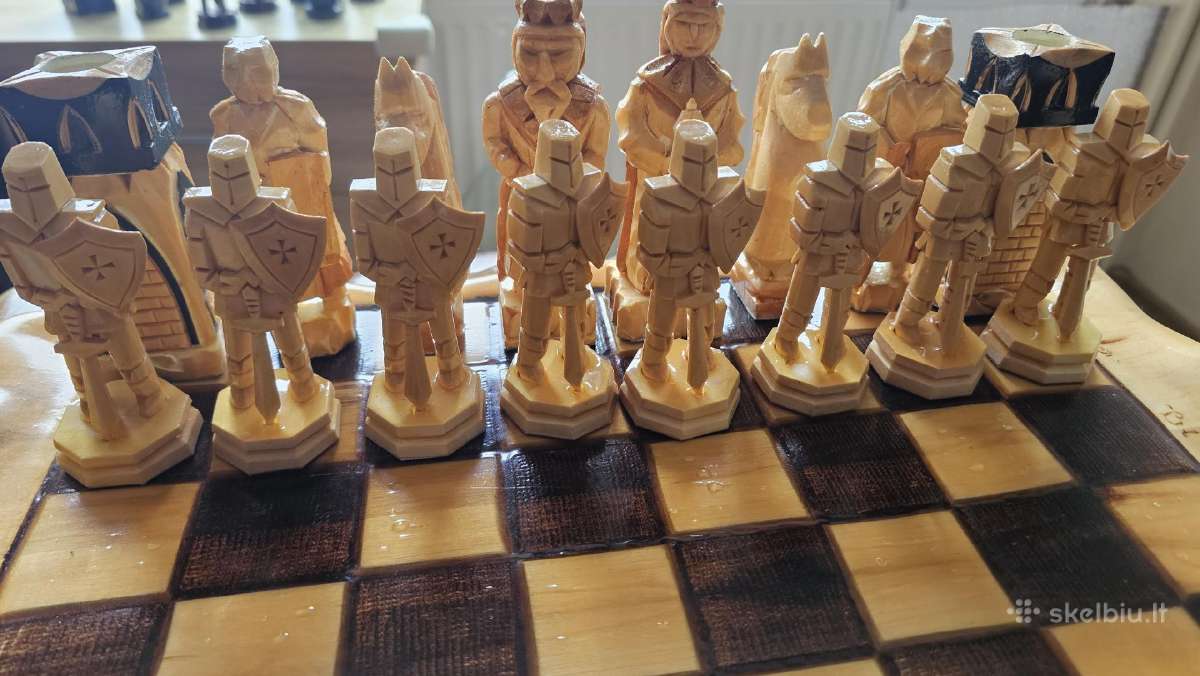 Ranku darbo sachmatu staliukas,ir sachmatai. - nuotraukos Nr. 13