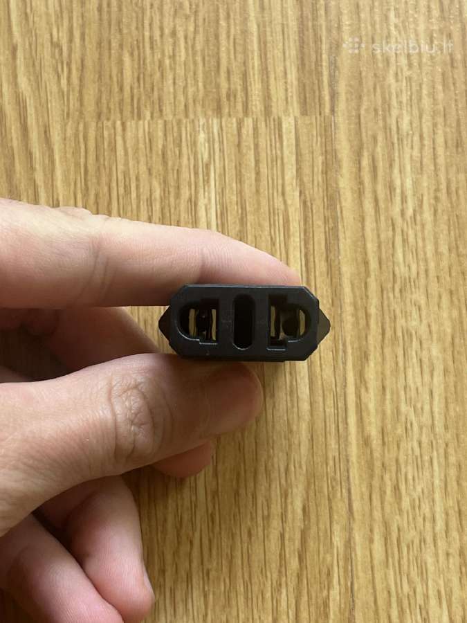 Naujas įkroviklio Us adapteris