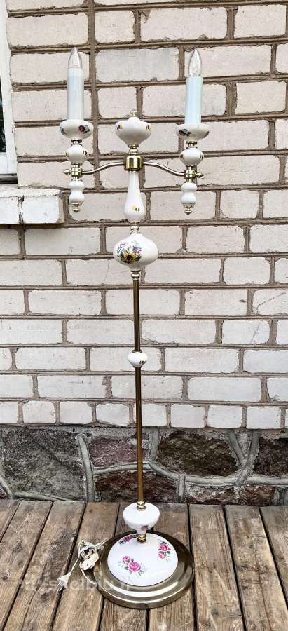 Pastatomas šviestuvas