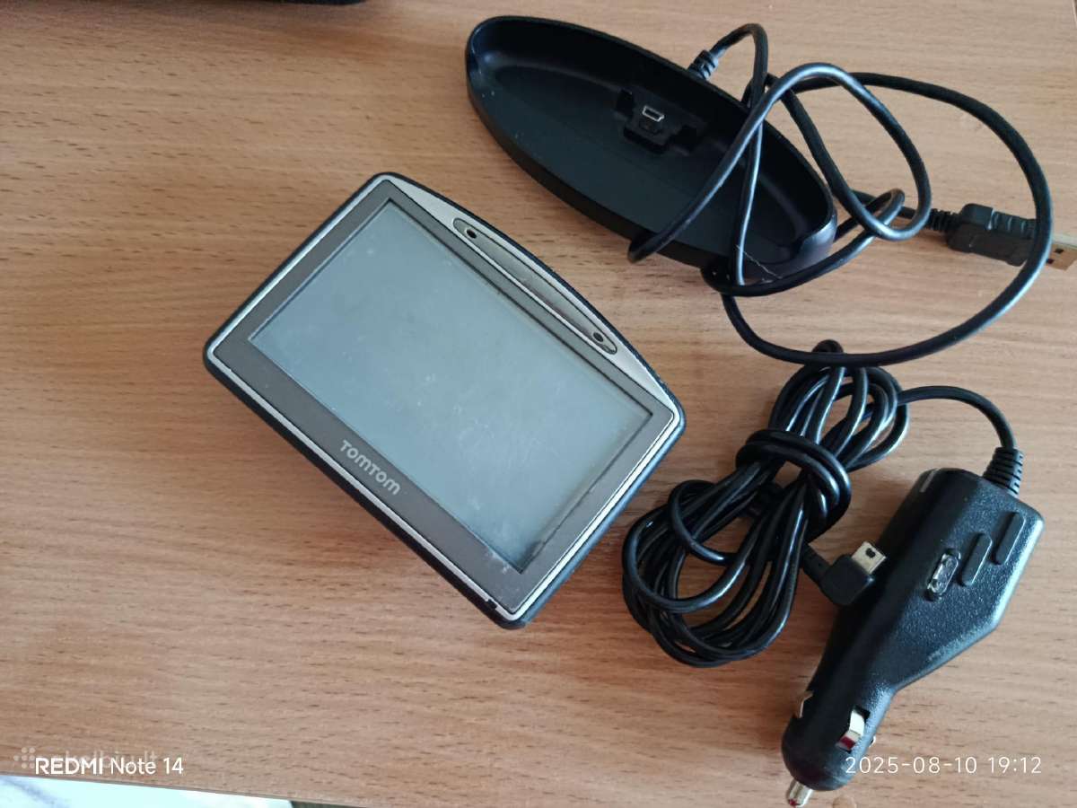 Komunikacijos Radijo, GPS įranga GPS įranga: