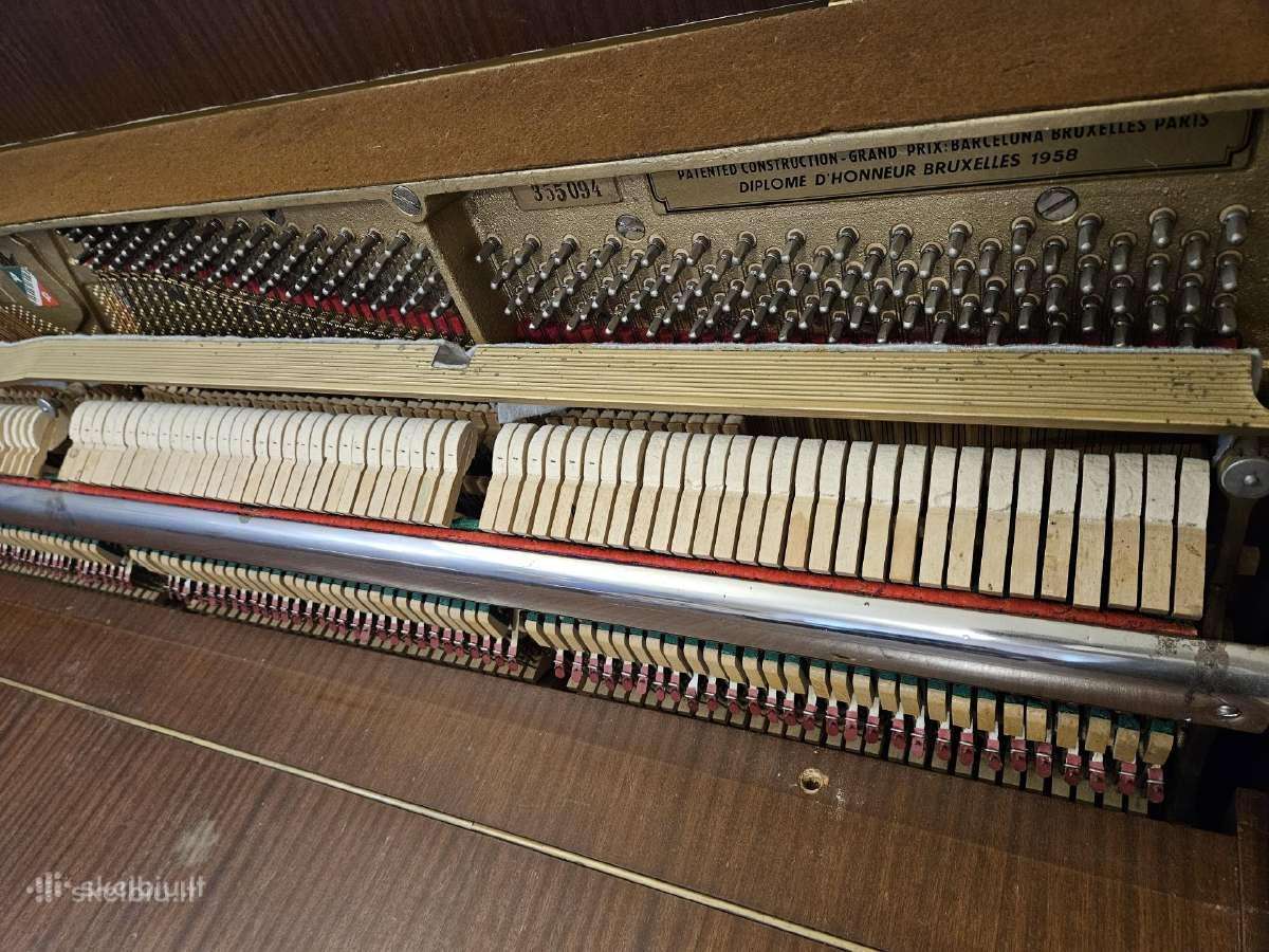 Pianinas Petrof - nuotraukos Nr. 3