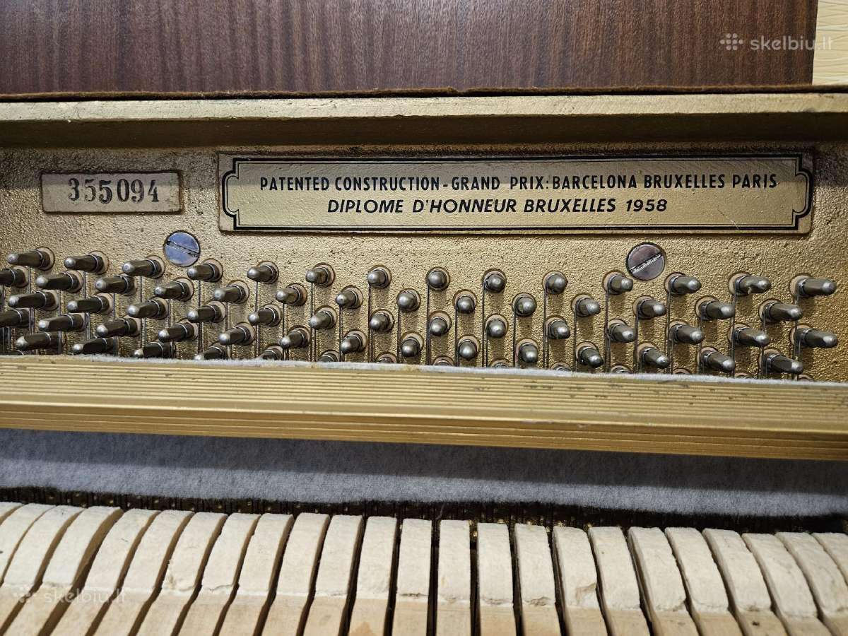Pianinas Petrof - nuotraukos Nr. 5