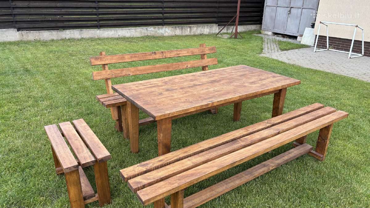Ąžuolinis stalas su uosio suolais