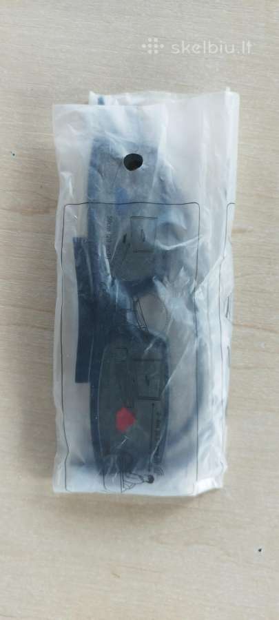 Samsung pultelis ir 3D akiniai