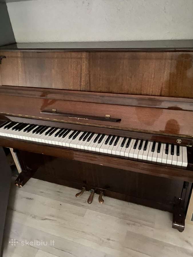 Parduodu pianina Lyrika