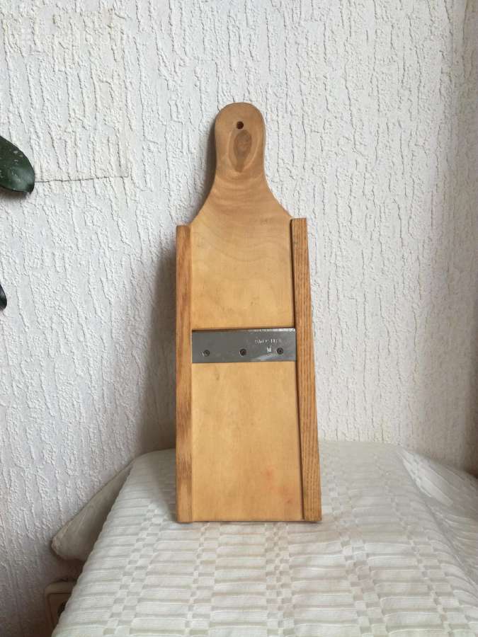 Senų laikų daržovių pjaustyklė