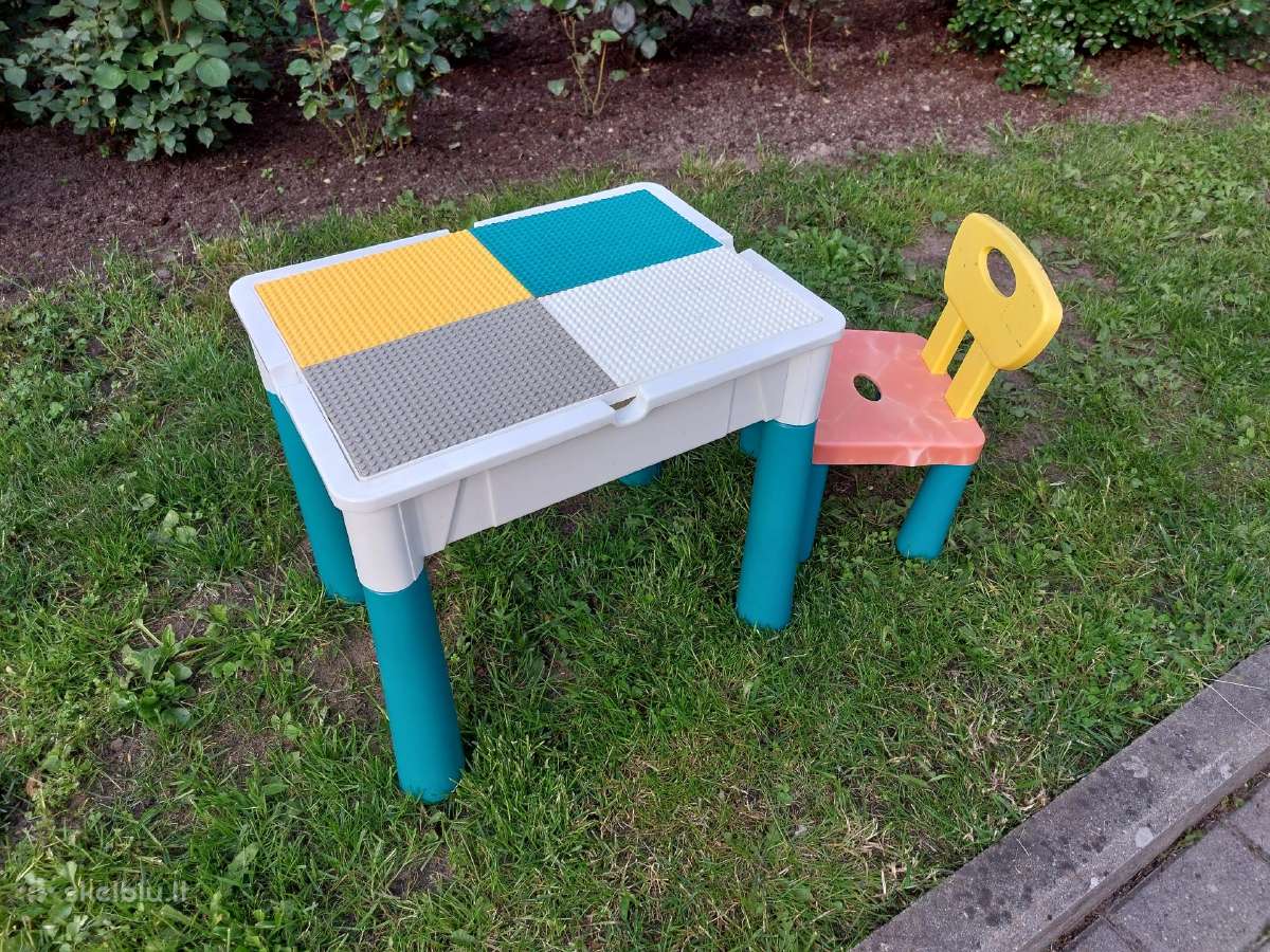 Lego staliukas ir kėdė