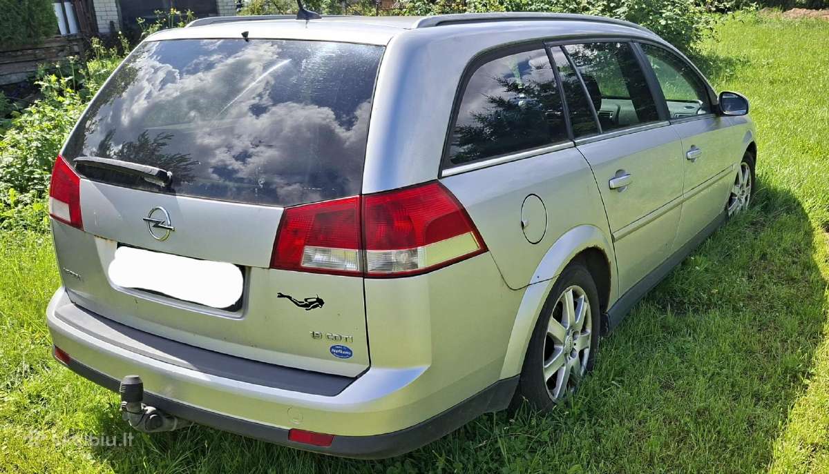 Opel Vectra C 1.9 cdti 88kw. Mechaninė.