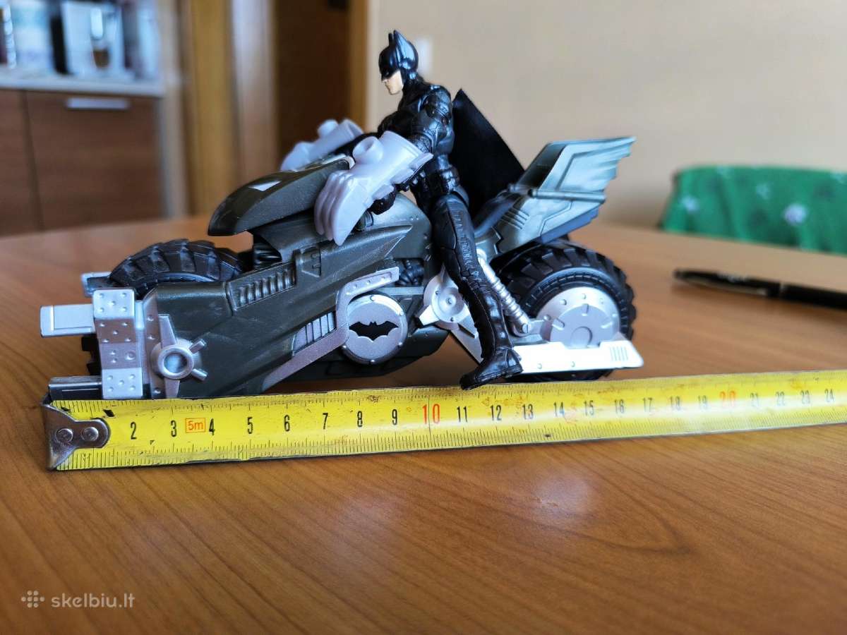 Betmenas su motociklu