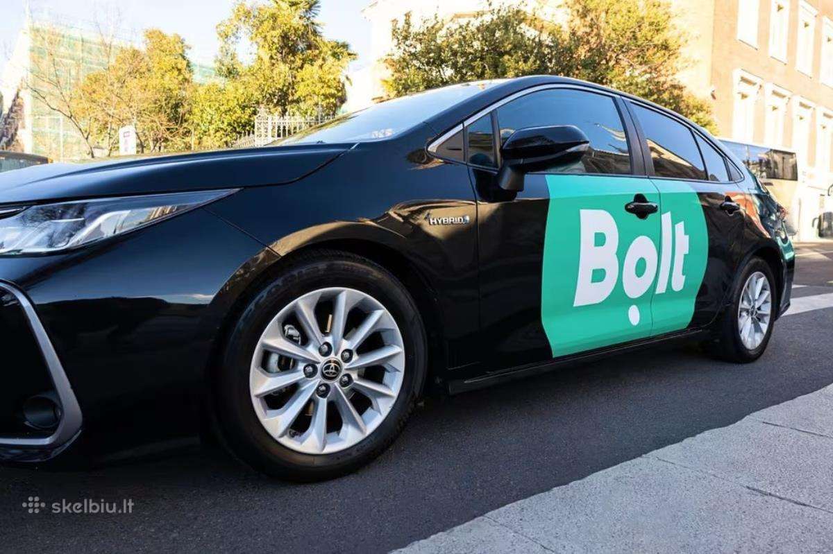 Vairuotojas B kat bolt toyota prius nuoma - nuotraukos Nr. 2