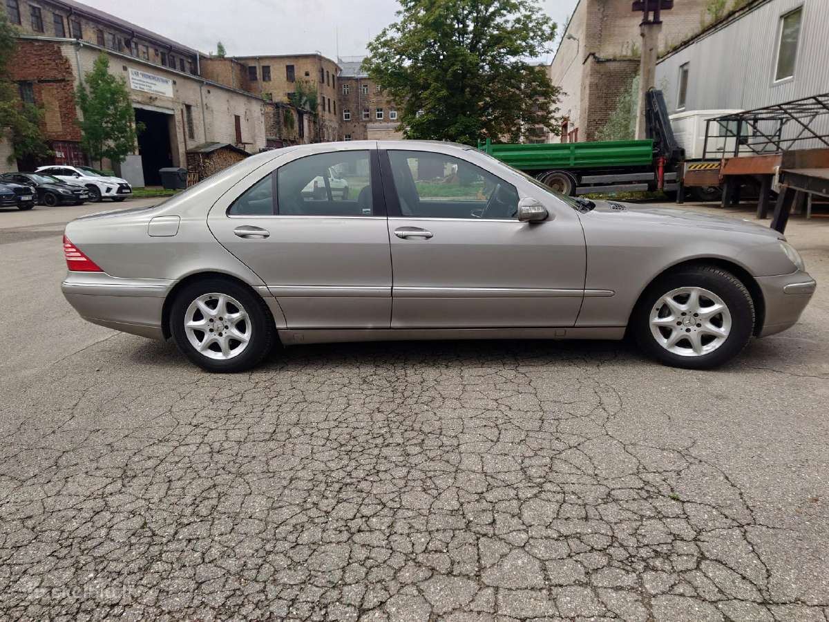 Mercedes Benz S320