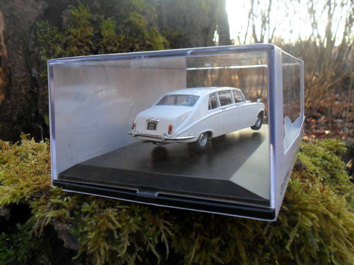 Daimler Ds420, Gaz-24 - nuotraukos Nr. 4