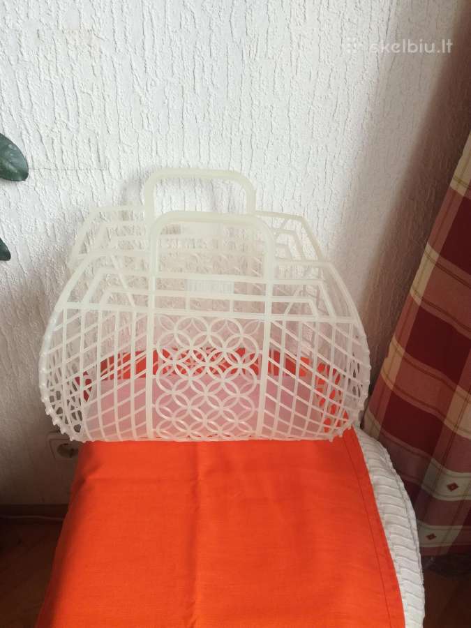 Labai senas,įdomus,kokybiškas,plastiko krepšis