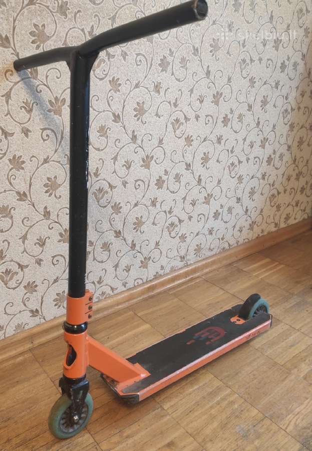 Triukinis paspirtukas Tantrum V9, 68 cm