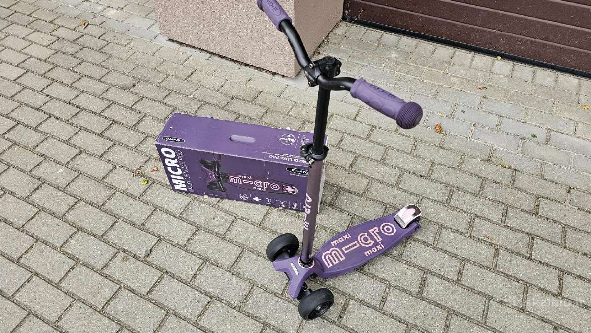 Maxi Micro Deluxe Pro Scooter Purple
