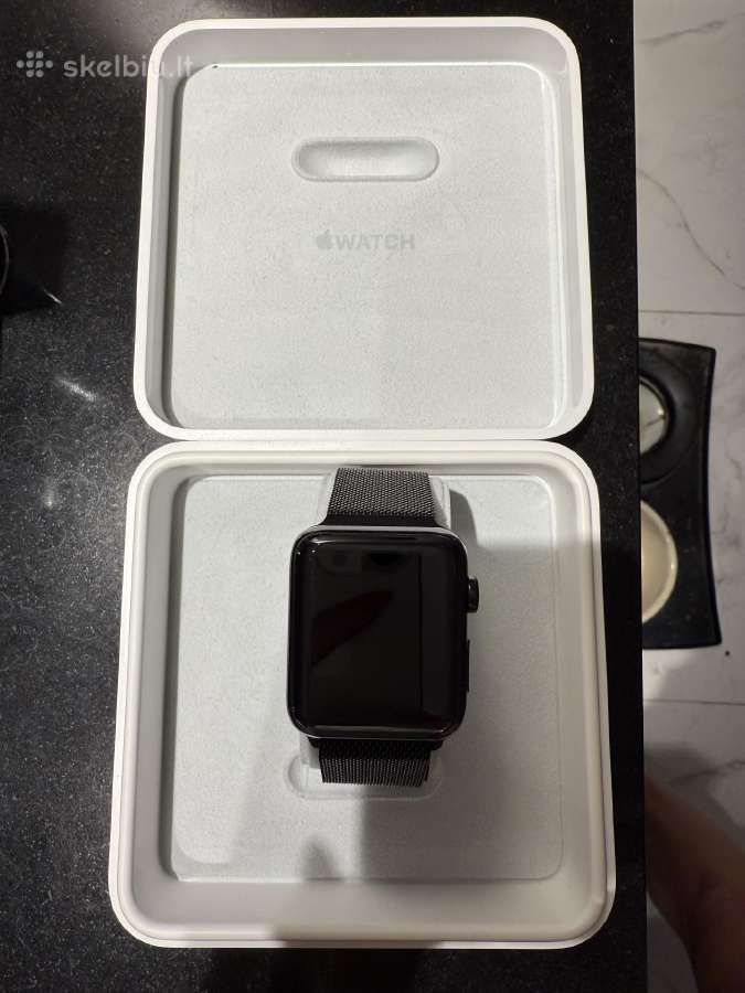 Apple Watch Series 2, 42 mm su Stainless steel