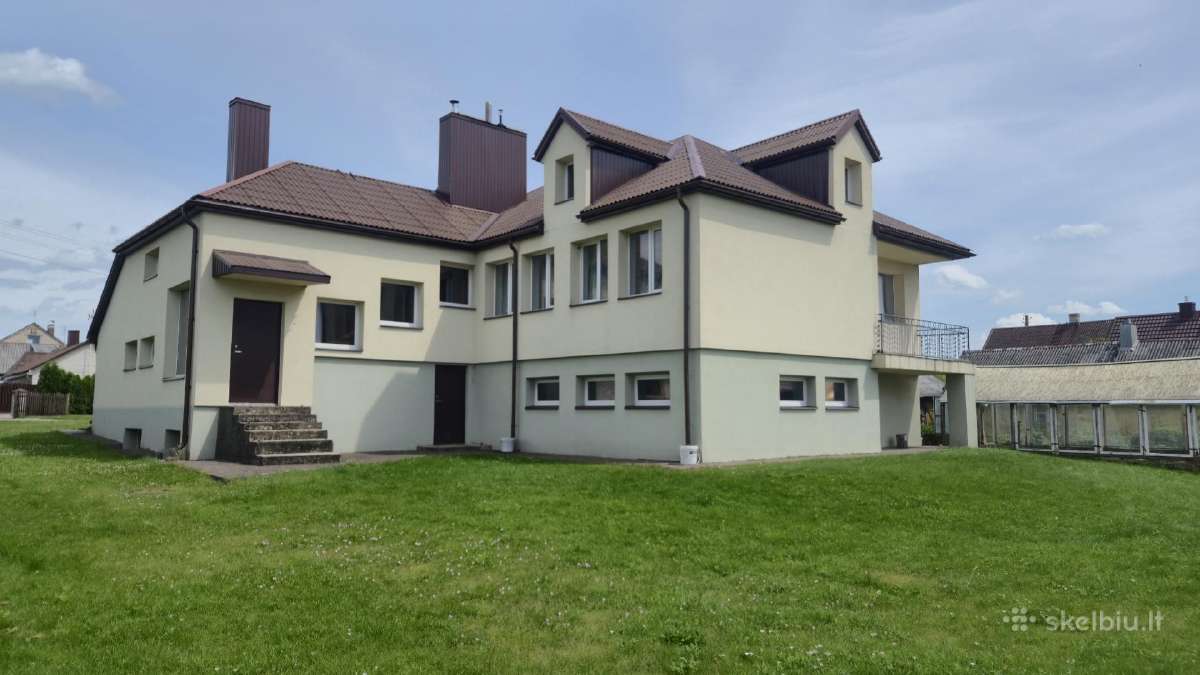 Namas su dideliu sklypu ir pusrūsiu