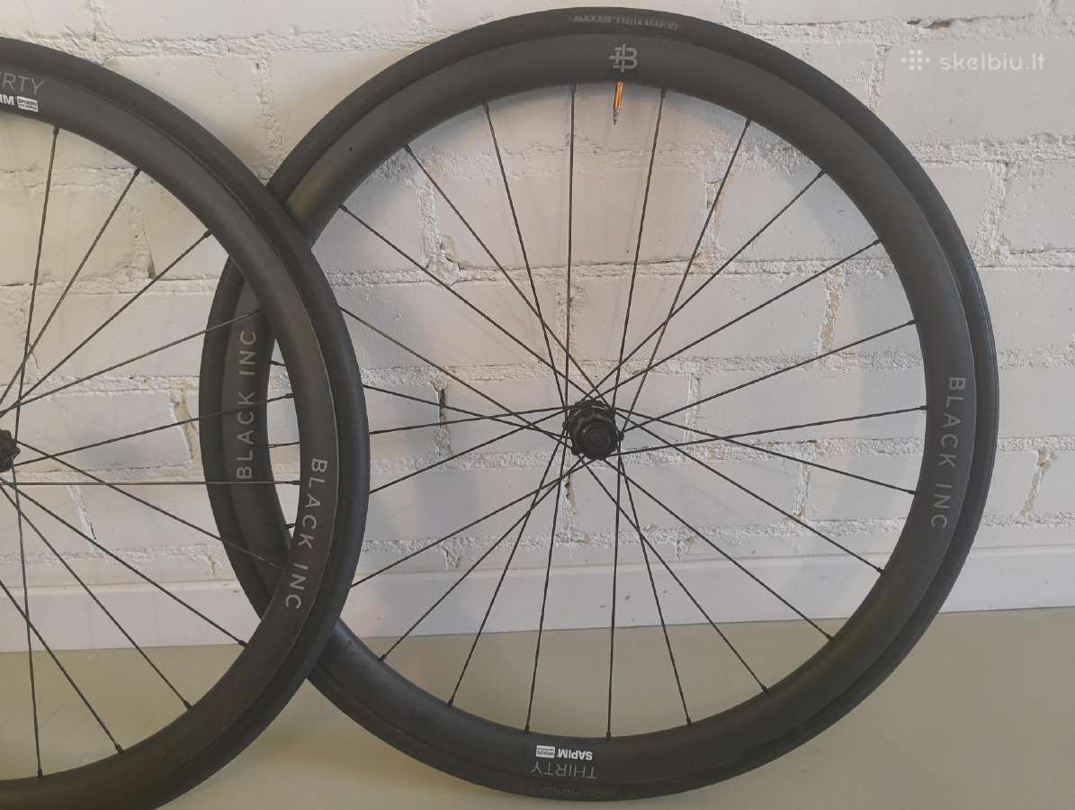 Puikios būklės Black Inc Thirty tubular ratai
