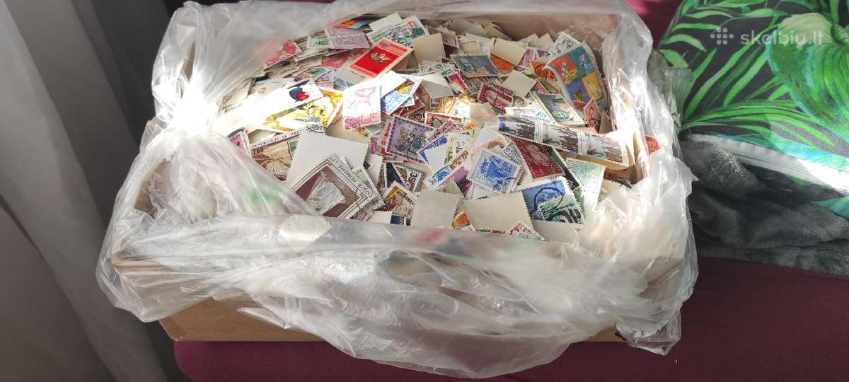12000 vnt Pasto zenklu viso pasaulio
