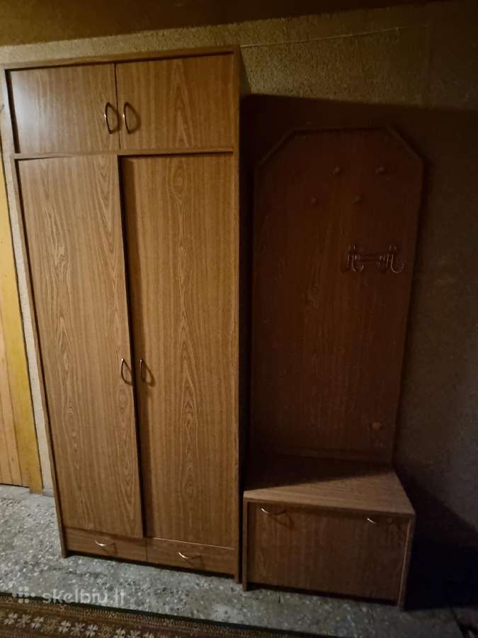 Prieškambario baldų komplektas dovanojamas