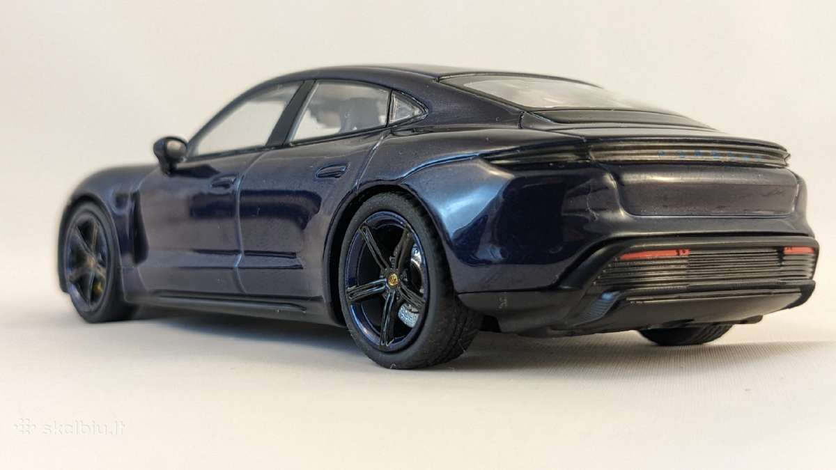 1/43 modeliukai Porsche Taycan turbo S 2019 - nuotraukos Nr. 6