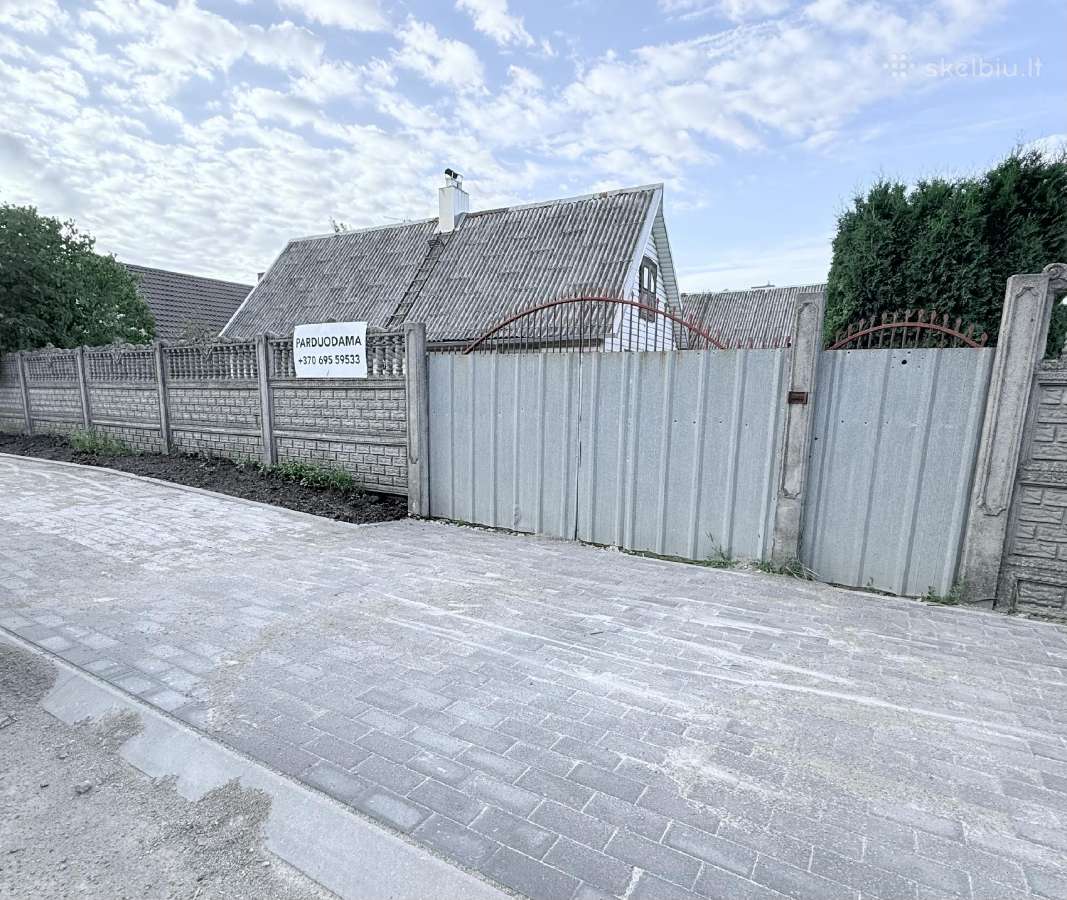 Parduodamas namas puikioje vietoje
