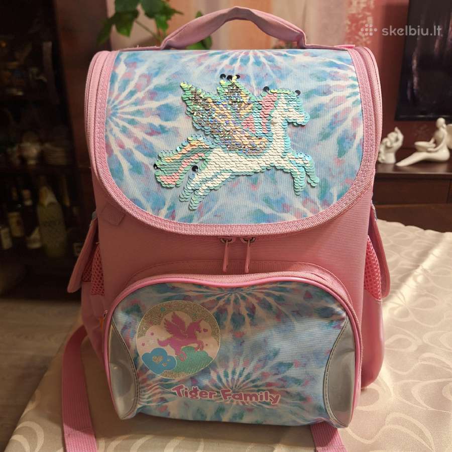 Tvarkinga kuprinė mokinei nuo 1iki 4 kkasės